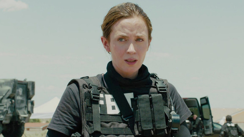 Kate Macer wearing an FBI uniform in "Sicario"