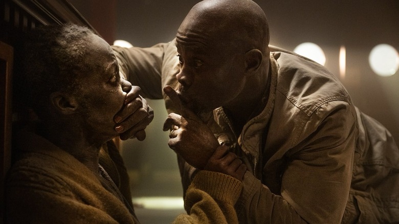 Djimon Hounsou e Lupita Nyong'o em Um Lugar Silencioso, primeiro dia