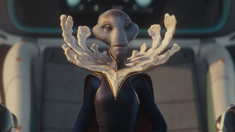 Hannah Waddingham as the Grand Councilwoman with her hands behind her back in Lilo & Stitch (2025)