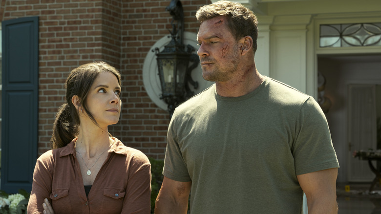 Reacher looking at Duffy