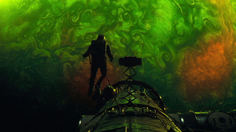 Ryan Gosling as Ryland hovering above Tau Ceti e in Project Hail Mary