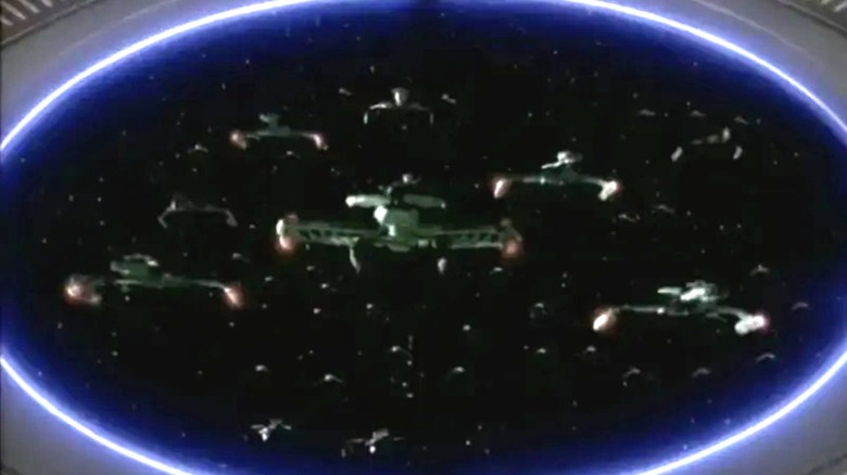 Star Trek: Deep Space Nine - Klingon fleet seen through monitor