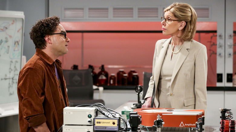 Leonard (Johnny Galecki) and Beverly (Christine Baranski) in a lab talking on The Big Bang Theory