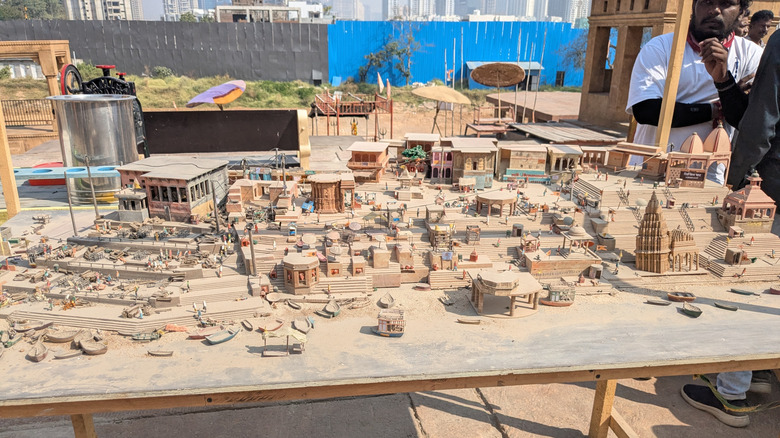 வாரணாசியின் தொகுப்பின் அளவிலான மாதிரி