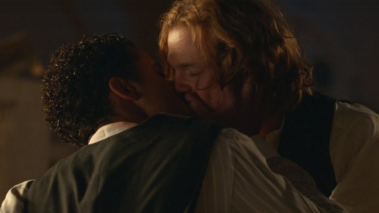 Louis and Lestat kissing in Interview with the Vampire