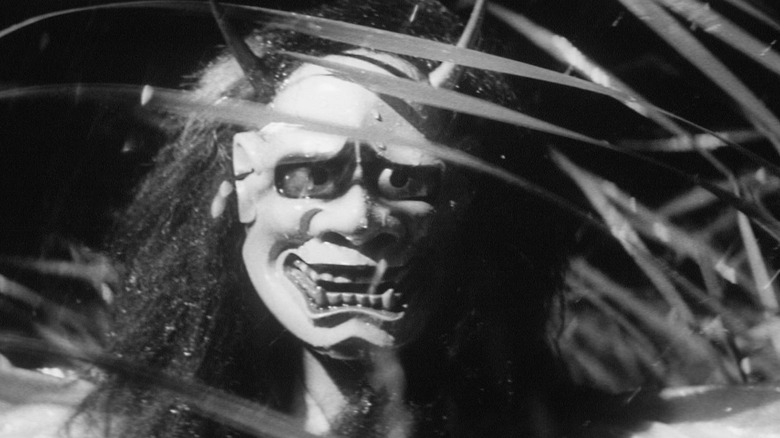 Nobuko Otowa as the older woman surrounded by tall grass in Onibaba