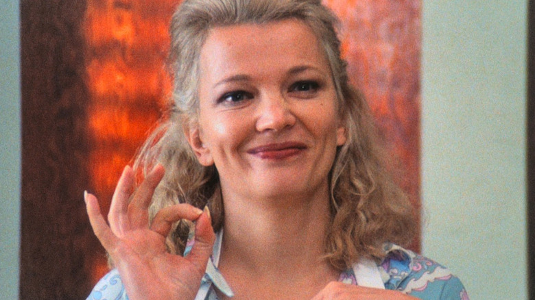 Gena Rowlands as Mabel smiling in A Woman Under the Influence