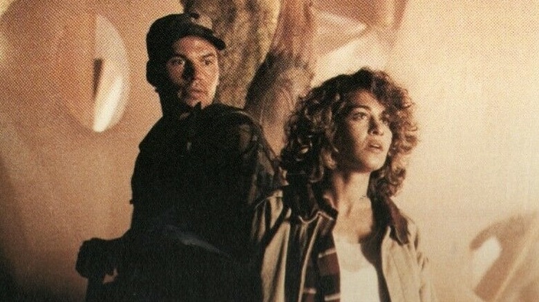 Sam and Mary in alien structure in The Puppet Masters