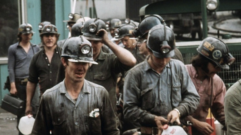 miners walking out on strike
