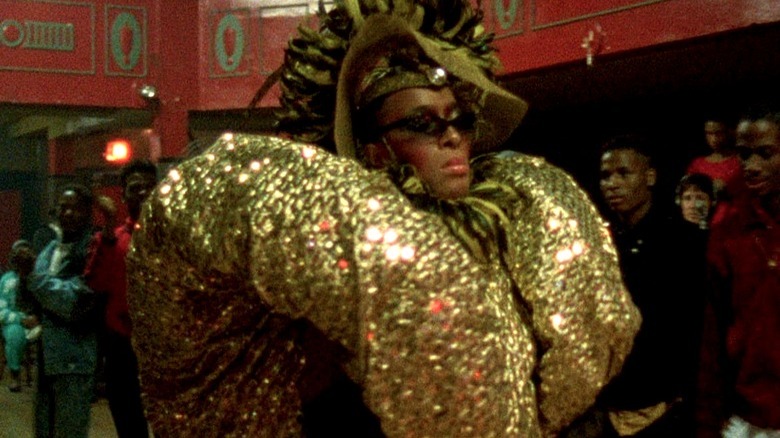 ball walking gold outfit