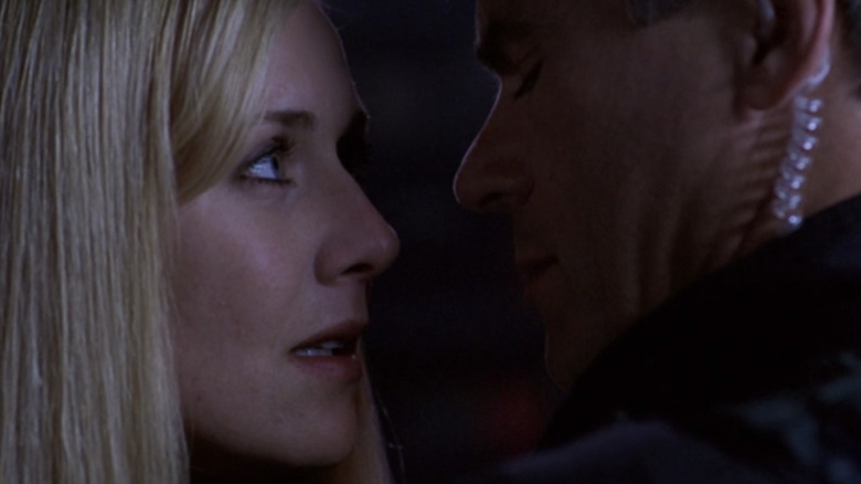 An alternate version of Amanda Tapper's Samantha Carter is face to face with Richard Dean Anderson's Jack O'Neill in Stargate SG-1