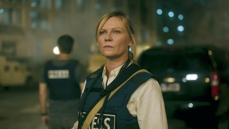 Lee in her vest looking ahead in Civil War