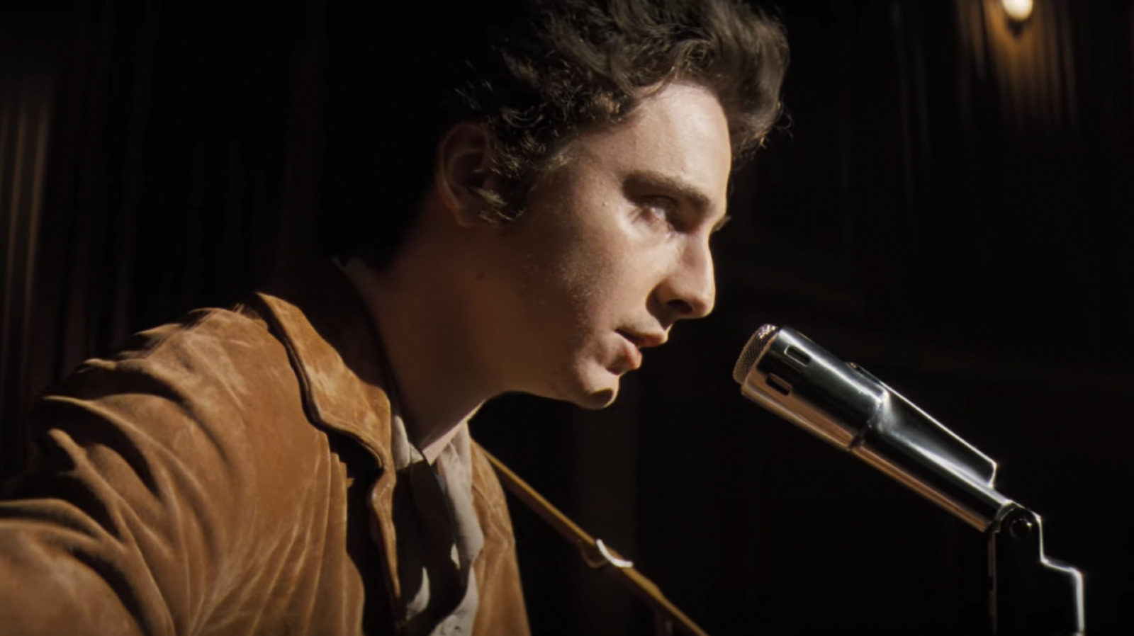 Timothée Chalamet Sings As Bob Dylan In The A Complete Unknown Trailer