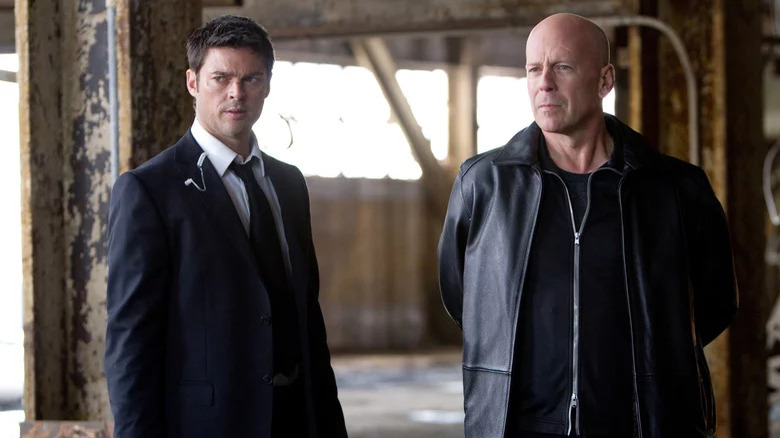 Bruce Willis Karl Urban Red