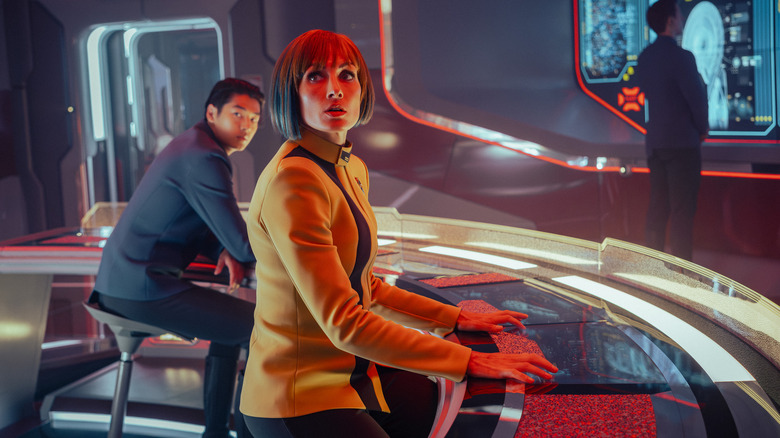 Lieutenant Ya and a fellow officer on the bridge of the U.S.S. Athena in Star Trek: Starfleet Academy