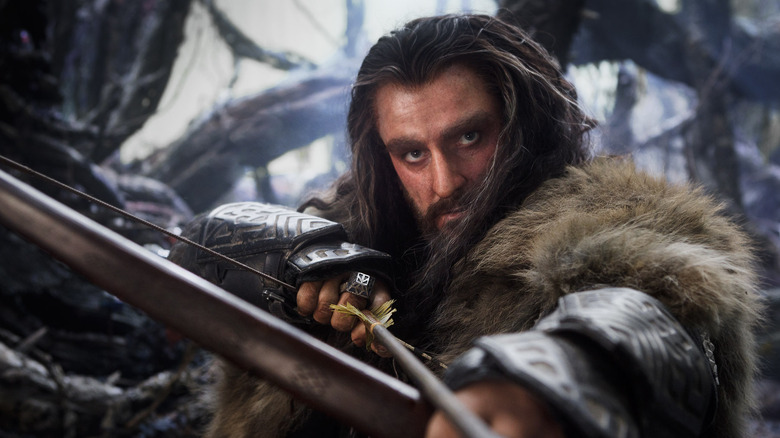 Richard Armitage in the role of a borine bearing the bow and arrow in the hobbite: ruin of Samog