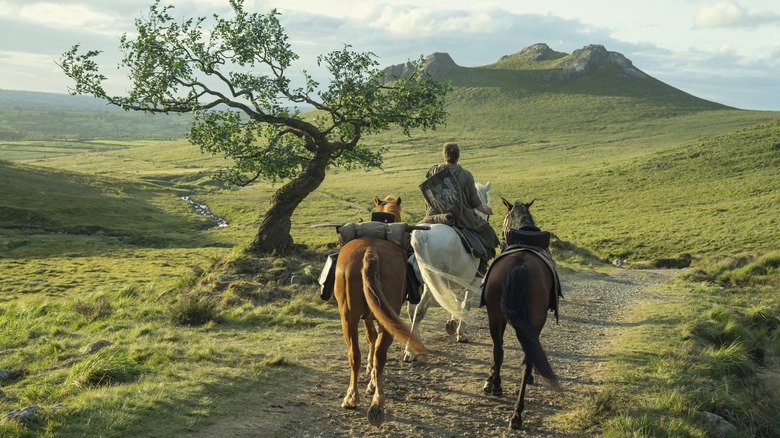 Peter Claffey as Ser Duncan the Tall riding a horse through the countryside in A Knight of the Seven Kingdoms
