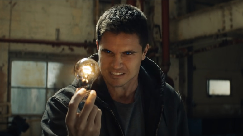 Robbie Amell Code 8