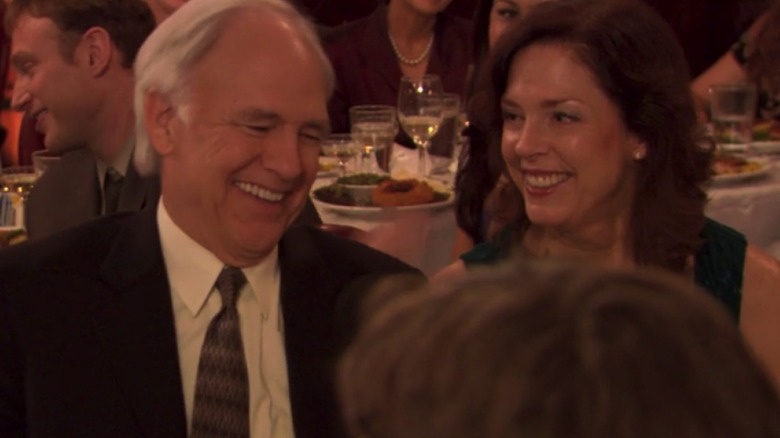 La madre y el padre de Jim Halpert están en la oficina.
