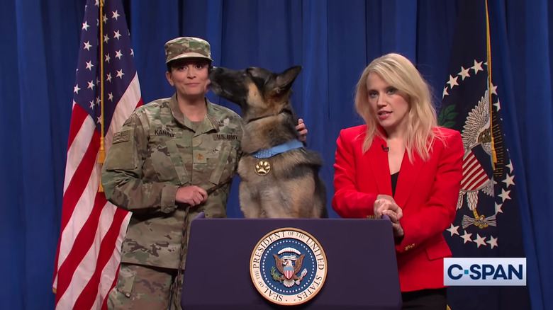Cecily Strong, Kate McKinnon, and a dog on Saturday Night Live