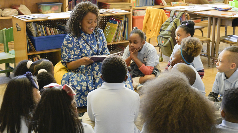 Quinta Brunson and her scholars on Abbott Elementary