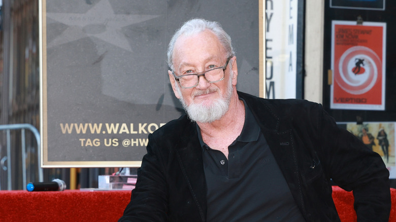 Robert Englund posing