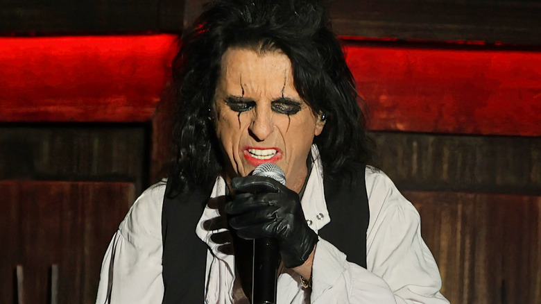Alice Cooper singing
