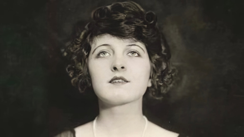 Martha Mansfield in glamour shot looking up