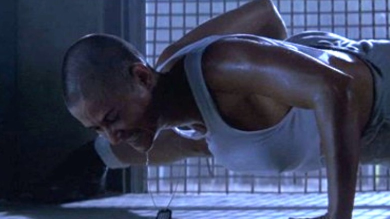 Demi Moore one-armed pushup