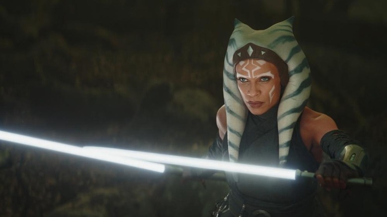 Mandalorian Ahsoka two lightsabers 