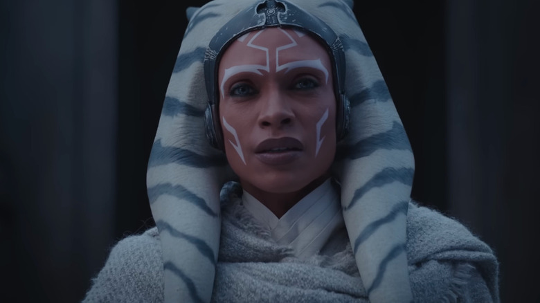 Rosario Dawson as Ahsoka fighting with her lightsabers in a duel in Ahsoka