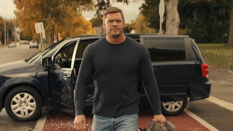 Alan Ritchson in Reacher