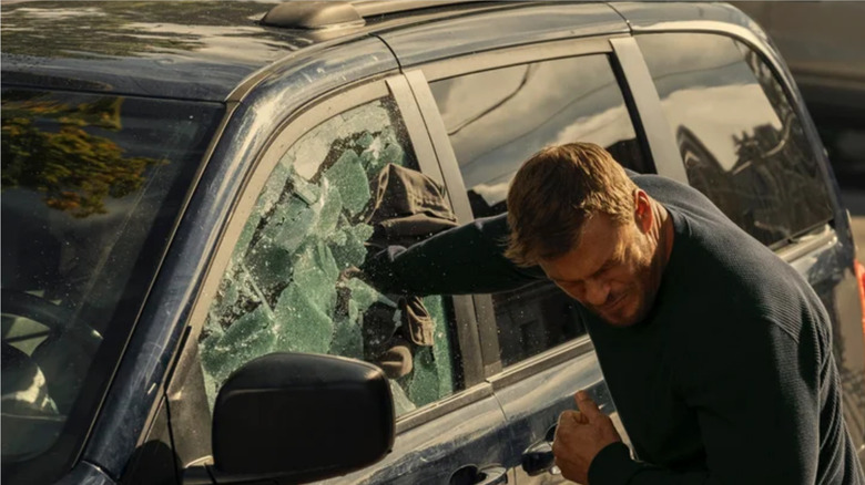 Reacher, Jack Reacher punching a car window