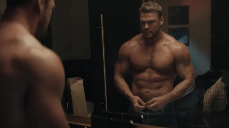 Alan Ritchson in Reacher