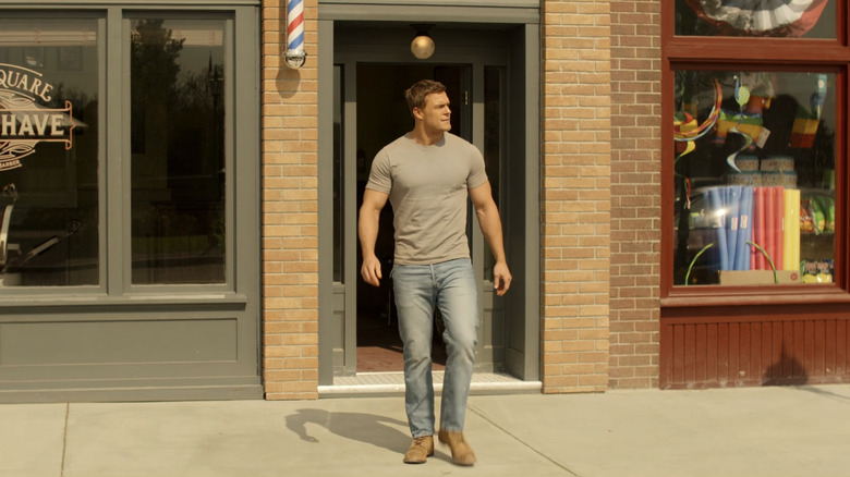 Alan Ritchson in Reacher