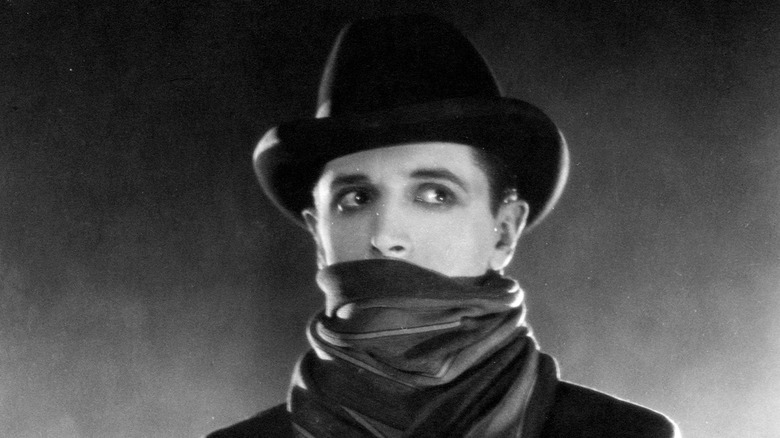 Ivor Novello in The Lodger face covered scarf hat