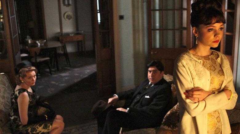 Cara Seymour, Alfred Molina and Carey Mulligan in An Education