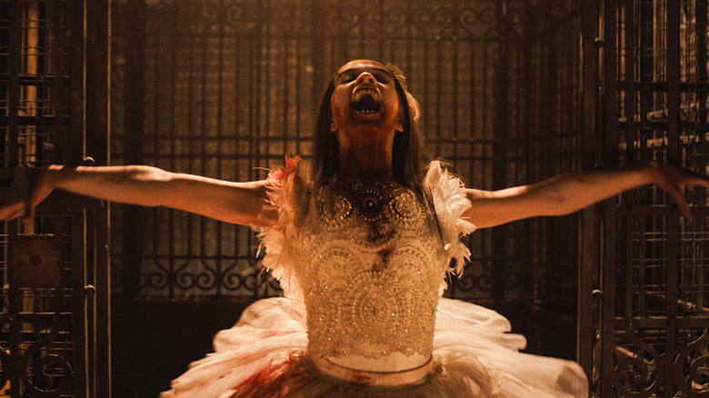 Alisha Weir bloody and ballet dancing in Abigail