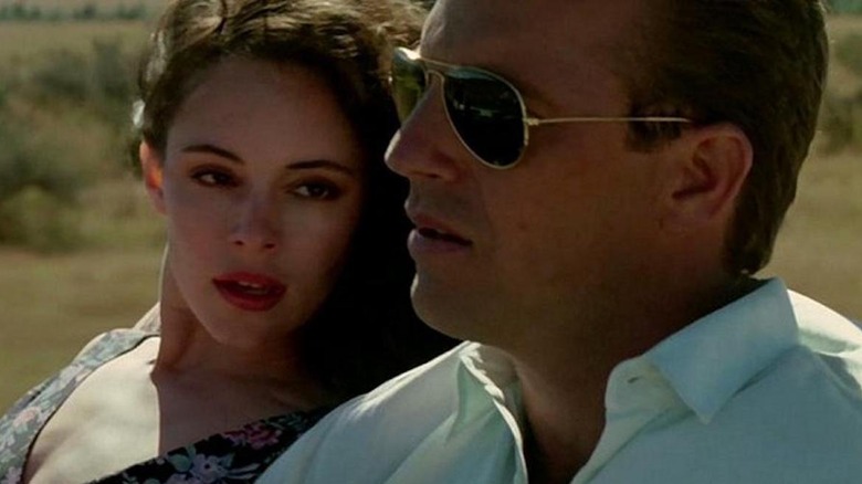 Madeleine Stowe as Miryea Mendez seduces Kevin Costner as Jay Cochran in Revenge