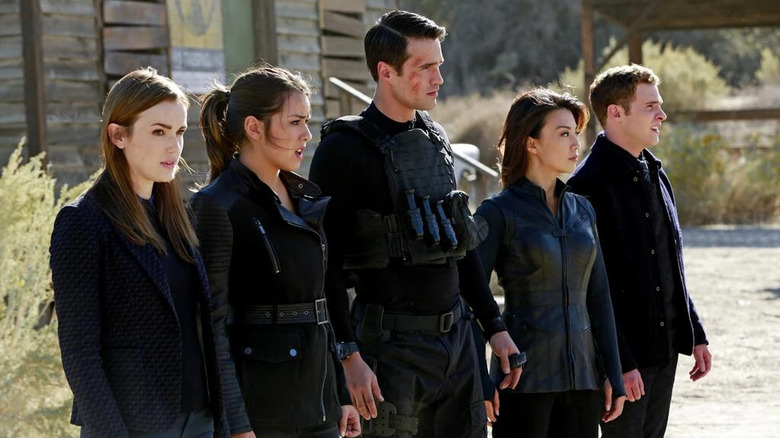 The Agents of SHIELD stand side by side on Agents of SHIELD