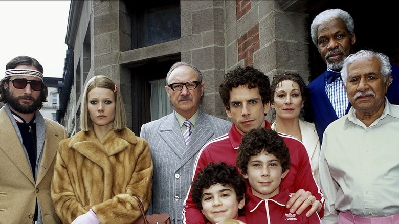 The Royal Tenenbaums cast stands together
