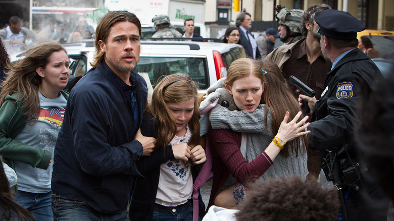 Brad Pitt in traffic with family in World War Z