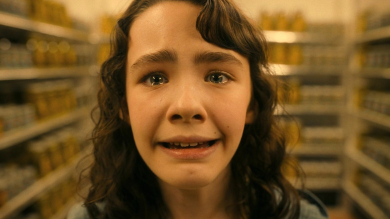 Lilly Bainbridge crying in the grocery store in It: Welcome to Derry