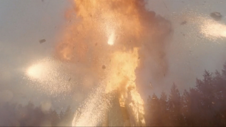 A Jaffa weapon tower explodes in Stargate SG-1