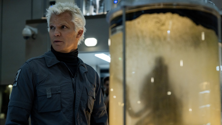 Kirsh studying an alien in a science lab in Alien: Earth