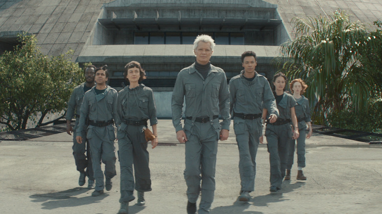 Kirsh leading Wendy and the Lost Boys out of the Neverland facility in Alien: Earth