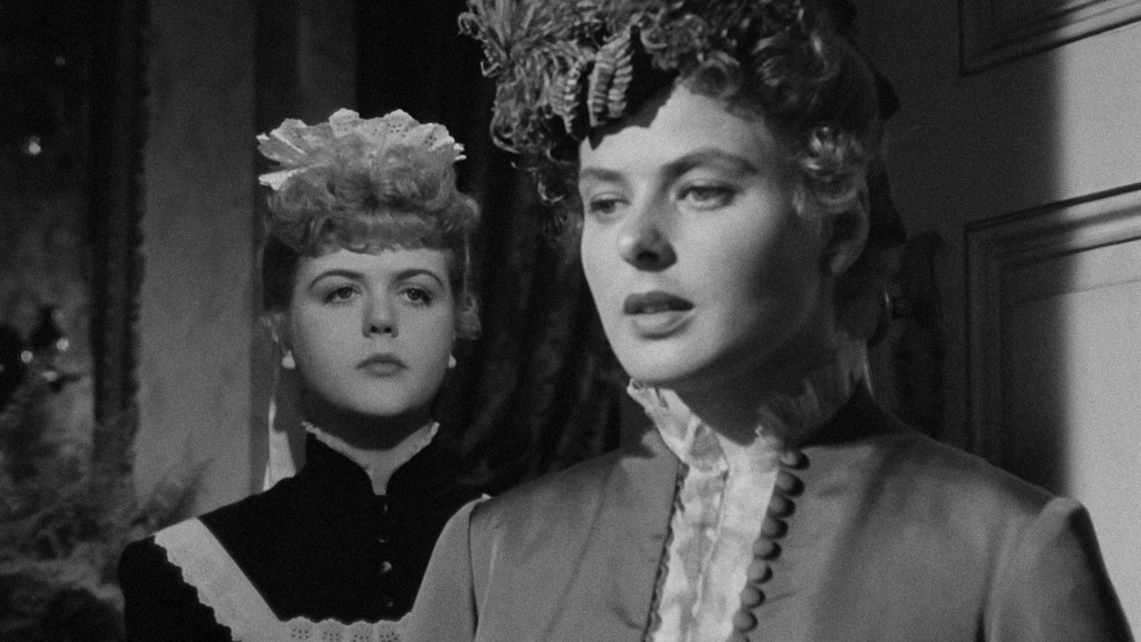Angela Lansbury's Brilliant Acting Career Started With An Oscar