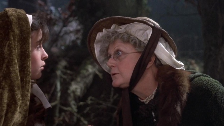 Granny telling a story to Rosaleen in The Company of Wolves
