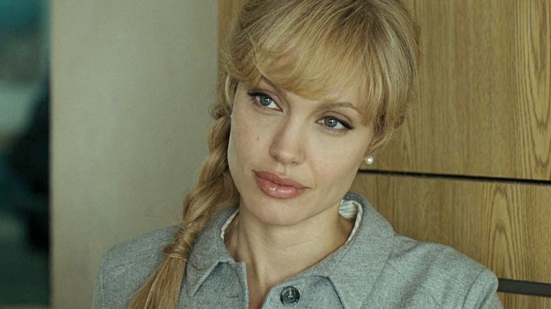 Evelyn Salt with a blonde ponytail in Salt