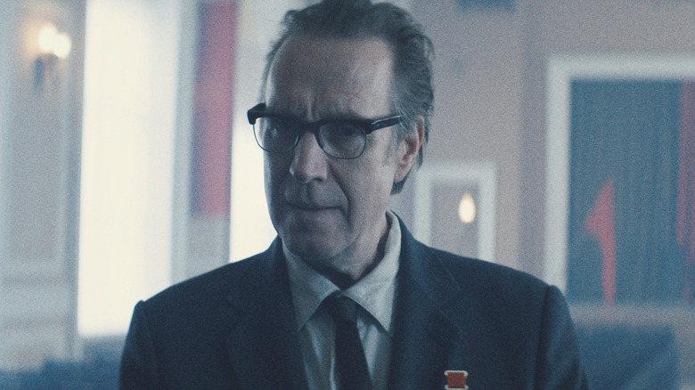 The Chief Designer looking mighty suspicious in Star City